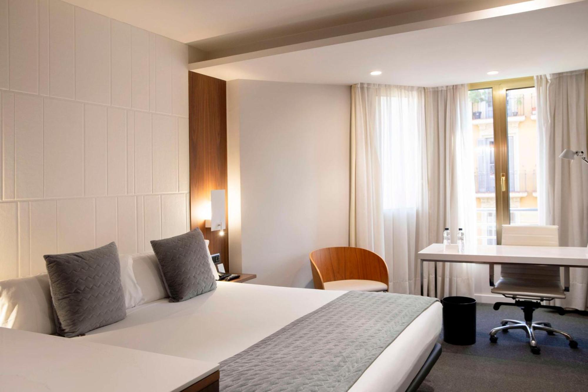 Best Western Premier Hotel Dante Barcelona Exterior photo