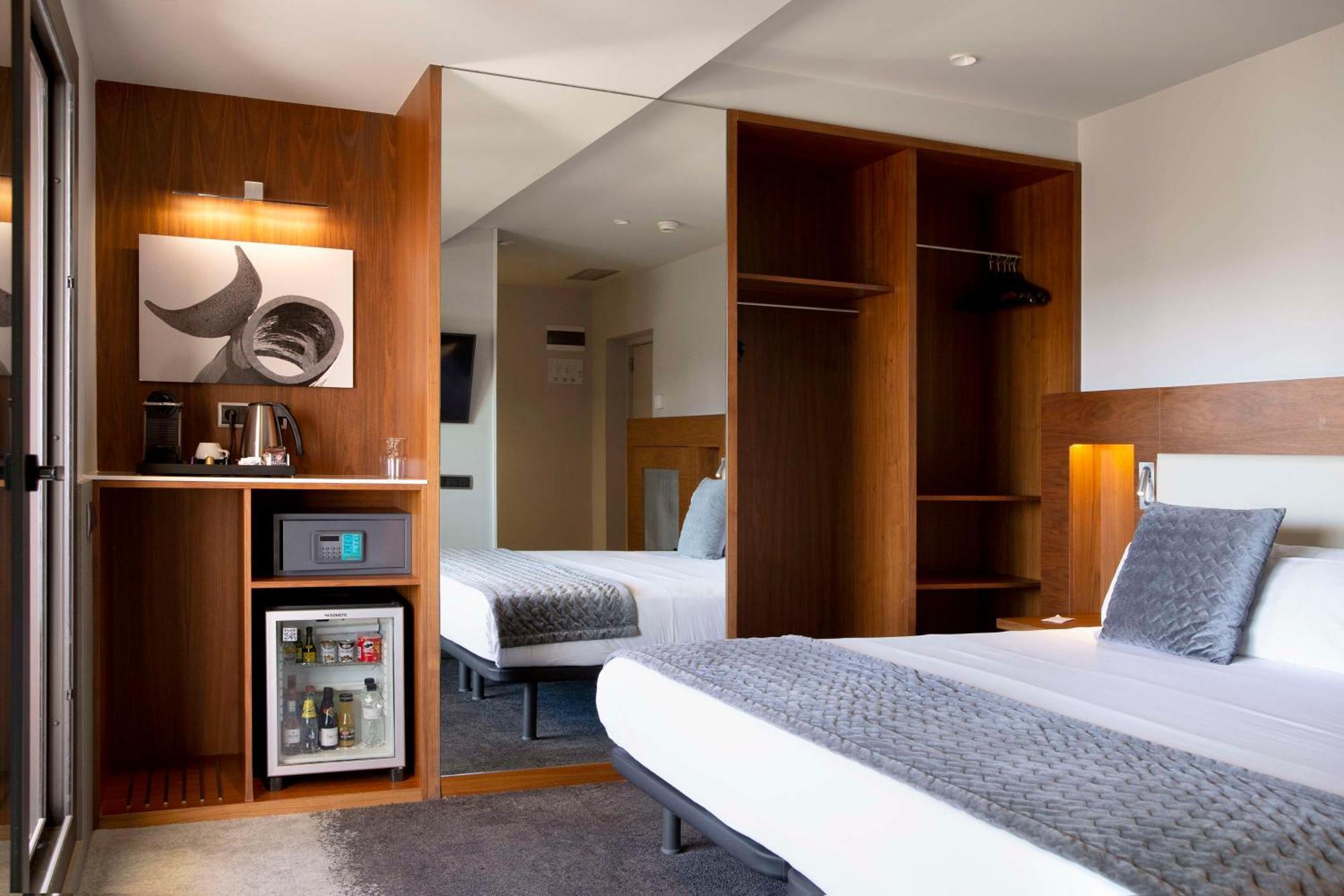 Best Western Premier Hotel Dante Barcelona Exterior photo